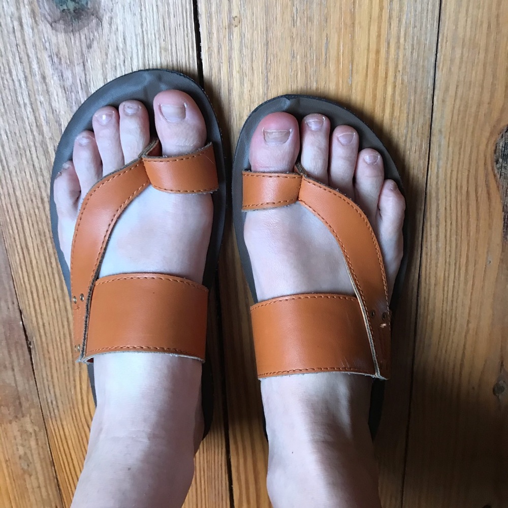 Baja Tan Toe Loop Sandal, EUC, 6/4 - Picture 11 of 12